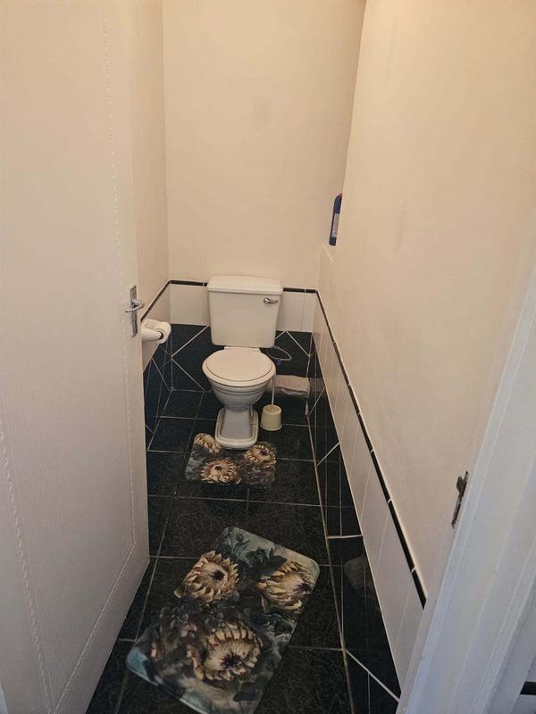 2 Bedroom Property for Sale in Heiderand Western Cape